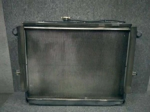 TOYOTA Landcruiser 1998 KG-HDJ101K Radiator 1640066110 [Used] [PA118657453] - Picture 1 of 8
