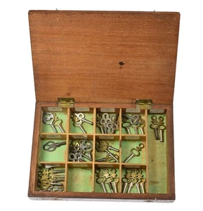 Alter Uhrmacherkasten m Taschenuhrschlüssel f Taschenuhr Spindeluhr pocket watch - Bild 1 von 3