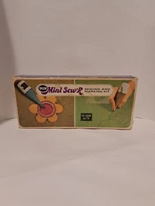 Salem Mini Sew'R Kit Cucimento e Marcatura Completo In Scatola Originale - Foto 1 di 5