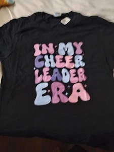Cheerleading Graphic Tee - Bild 1 von 3