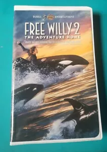 Free Willy 2: The Adventure Home (VHS, 1995, Clam Shell) Movie - Picture 1 of 4