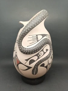 Handmade and painted Mata Ortiz Pottery Signed By Ana Trillo Snake Design  - Picture 1 of 9