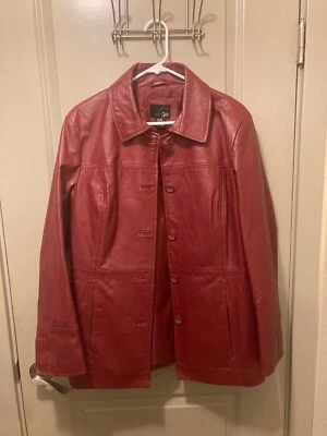 Burgandy/Darker 红色人造皮革夹克大号娇小女式 East 5th 复古 90 年代 — 第 1/2 张图片