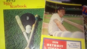 Detroit Tigers 1970 Official Team TIGER STADIUM SCOREBOOK and 1970 Tiger Yearboo - Picture 1 of 3