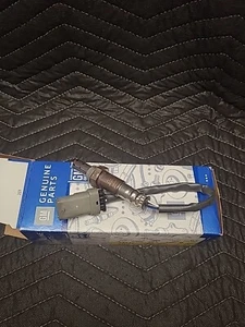 NEW OEM Genuine GM Heated Oxygen Sensor 12679885 - Picture 1 of 4