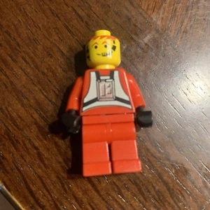 Lego Rebel Pilot B-wing Minifigure Red Flight Suit 6208 RARE NO HELMET - Picture 1 of 4
