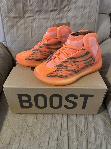 Yeezy QNTM Hi Res arancione taglia 7