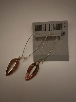 Pendientes colgantes Robert Lee Morris Soho tono dorado Foto 1 de 2