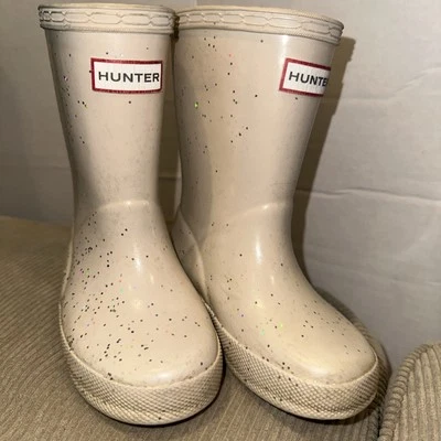 Детские ботинки HUNTER кремовые нейтральные блестящие Wellingtons первые классические Starcloud размер США 7 - Изображение 1 из 4