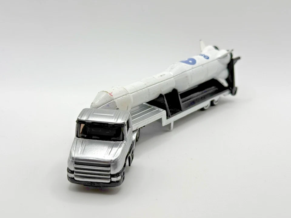 Siku Scania Tieflader mit ESA Rakete 1614 - Bild 1 von 3