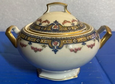 VTG LIMOGES Tresselmanes & Vogt Gold & White Scallop Sugar Bowl & Lid 6”x4.5”x4” - Image 1 of 4