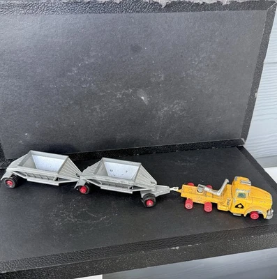 Vintage 1964 Lesney Matchbox King Size K-4 Fruehauf Hopper Train Ylw Semi Truck - Image 1 of 4