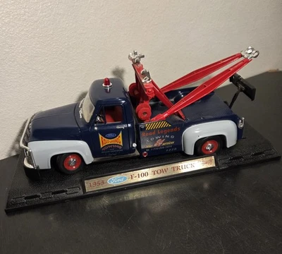 Road Legends 1953 F-100 Wrecker Tow Truck 1:18 Diecast - Image 1 of 4