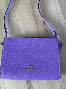 Bandolera Coach Púrpura Iris Delgada Bandolera Guijarro NUEVA ETIQUETA Lila Lavanda - Imagen 1 de 9