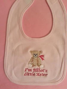 Babero de bebé bordado PERSONALIZADO - Nuevo regalo hermanita GRAN hermano - Imagen 1 de 1