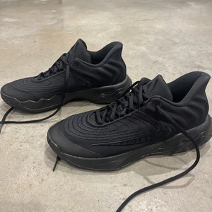 Hombres Nike Giannis Immortality 4 Triple Negro FQ3680-003 Talla 7.5 - Imagen 1 de 5