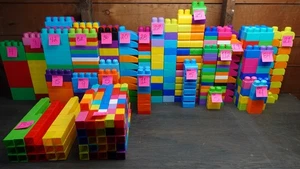 Mega Blocks Big Building Blocks Bricks Lot 870+ Multi Colors Shapes and Sizes - Picture 1 of 6