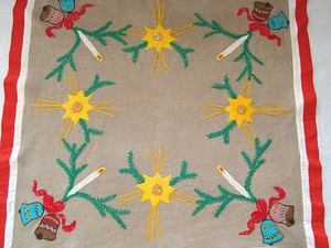 Vintage Weihnachten handbestickte Tischdecke Tischwäsche Xmas Glocken & Kerzen - Bild 1 von 8