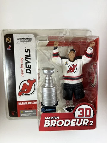McFARLANE SPORTS PICKS NHL 9 NJ DEVILS GOALIE MARTIN BRODEUR W/ STANLEY CUP 2004 Cover