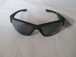 Foster Grant schwarze Sonnenbrille mit Seitenschutz für Herren NK BLK 100 % UVAUVB neu mit Etikett - Bild 1 von 3