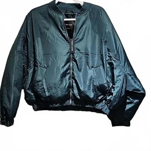 New Look cropped Puffer jacket. Beautiful emerald green!  NWT. Size L & XL - Picture 1 of 7