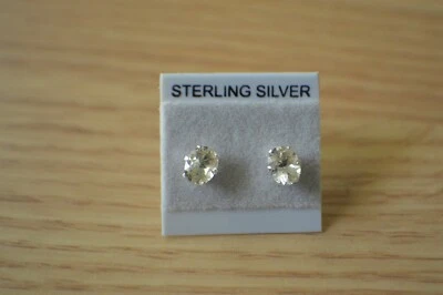 Pendientes solitario de berilo amarillo premium de 1,38 quilates de plata de ley fina de 6x5 mm Foto 1 de 4