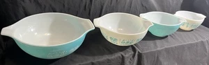 Pyrex Amish Butterdruck Türkis & Aschenputtel verschachtelt 4 Rührschüsseln #441-#444 - Bild 1 von 20