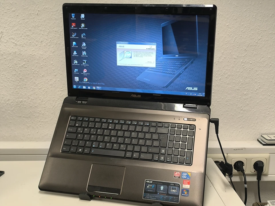 Asus K72JR 17,3″ Windows 7 Gaming Notebook Intel Radeon 5470 - Bild 1 von 3