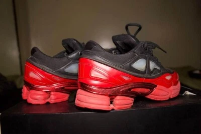 Raf Simons Ozweego 3 talla 9 color rojo y negro  Foto 1 de 4
