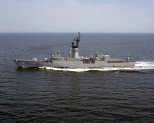 US Navy FF-1090 USS Ainsworth Frigate 1973-1994 Photograph (8" x 10") - Picture 1 of 1