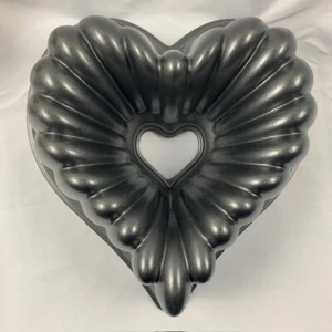 Teglia da forno Bundt in alluminio pressofuso pesante, Nordic Ware elegante, cuore, 10 tazze, nuova - Foto 1 di 4