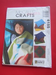 McCall's Crafts Muster 4185 Schoßdecke und Kissenhülle ungeschnitten kostenloser Versand - Bild 1 von 6