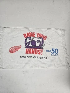 VTG 1998 Detroit Red Wings Raise Your Hands Rally Towel - Picture 1 of 4