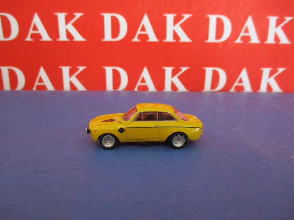 BREKINA 29701 automobile Alfa Romeo Giulia 1300 GTA colore giallo 1 87