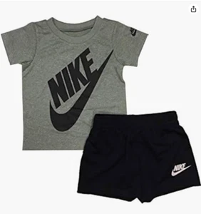 Nike T-Shirt & Shorts Set Grey/Black Little Boy's 2-Piece Swoosh - Picture 1 of 1