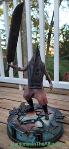 Mezco Static Six Pyramid Thing Silent Hill 2 Statue 1:6 Scale 12" Swords Spears - Picture 1 of 13
