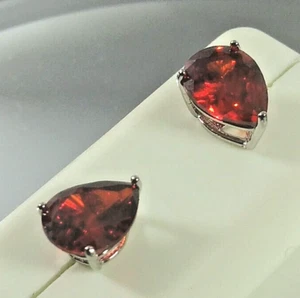 Orecchini ARGENTO 925 rodiato pera/goccia zirconi colore rosso scuro 8x6mm - Foto 1 di 10