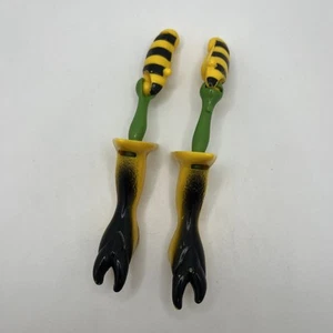 Buzzsaw Deluxe Transformers Beast Wars 1996 Hasbro Figure Legs Left Right Parts - Picture 1 of 1