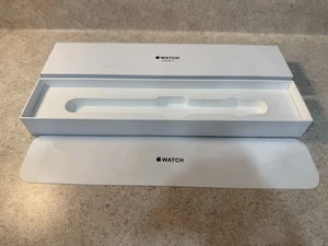 BOX ONLY Apple Watch Series 3 38mm Case Silver Aluminum White Sport Band J1 - Photo 1 sur 4