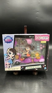 Littlest Pet Shop Style With Deco Bits And Stickers! Blythe Doll & Scooter - Picture 1 of 6