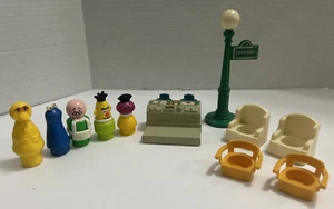 Vintage Fisher Price Sesame Street Little People Figures and Accessories Lot - Picture 1 of 9