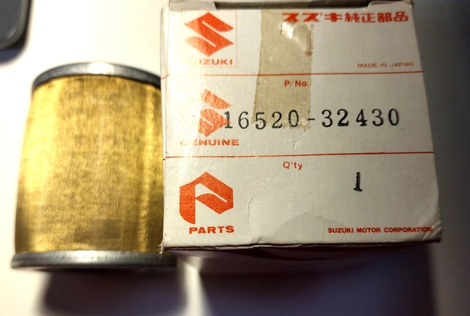 Filtro de aceite Suzuki 16520-32430 nuevo de stock Foto 1 de 2