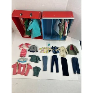 Lote Barbie y Ken años 60: corte burbuja, Ken flocado, estuche de armario, etiquetado Ken - Imagen 1 de 24