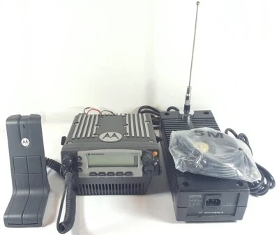 Motorola XTL5000 VHF 136-174 MHz Base Station P25 Digital Radio M20KSS9PW1AN XTL - Image 1 of 3