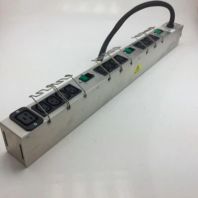 SIMCLAR 100-885-137 EMC Rack PDU Power Strip E240869 - Image 1 of 3