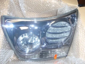 NEW Original GENUINE RIGHT TAILGATE MOUNT TAIL LIGHT fits 2007 2008 LEXUS RX400H - Picture 1 of 6