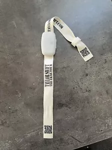 The Eras Tour Leuchtarmband Bunt LED Taylor Swift Konzert Merch Gelsenkirchen - Bild 1 von 3