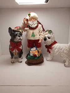 2002 Clothtique Santa With a basquet With And 2 Unbranded Dogs A7 - Picture 1 of 9
