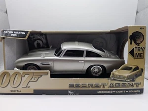 Skyfall James Bond 007 Aston Martin DB5 Motorized Lights Sounds NEW - Picture 1 of 8