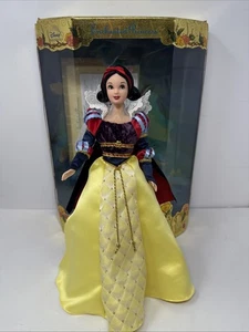 Bambola Disney Biancaneve e i sette nani principessa incantata 2000 27048 usata in ottime condizioni - Foto 1 di 4